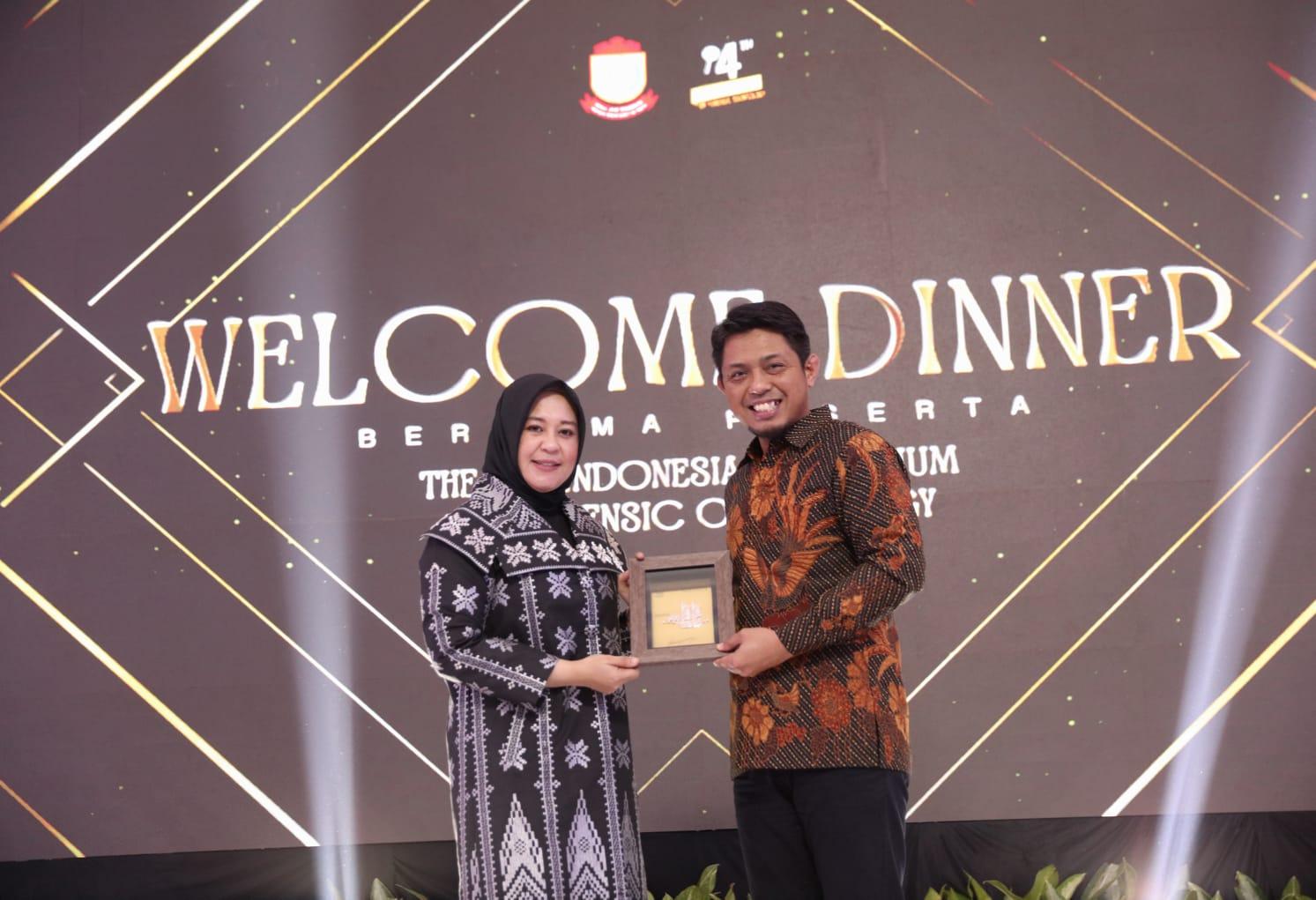 Wawali Makassar Jamu Makan Malam Peserta The 4th Indonesia International Simposium Of Forensix Ondotology